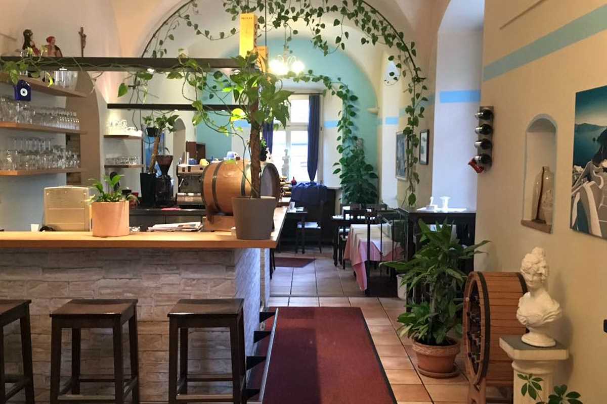 Restaurant65